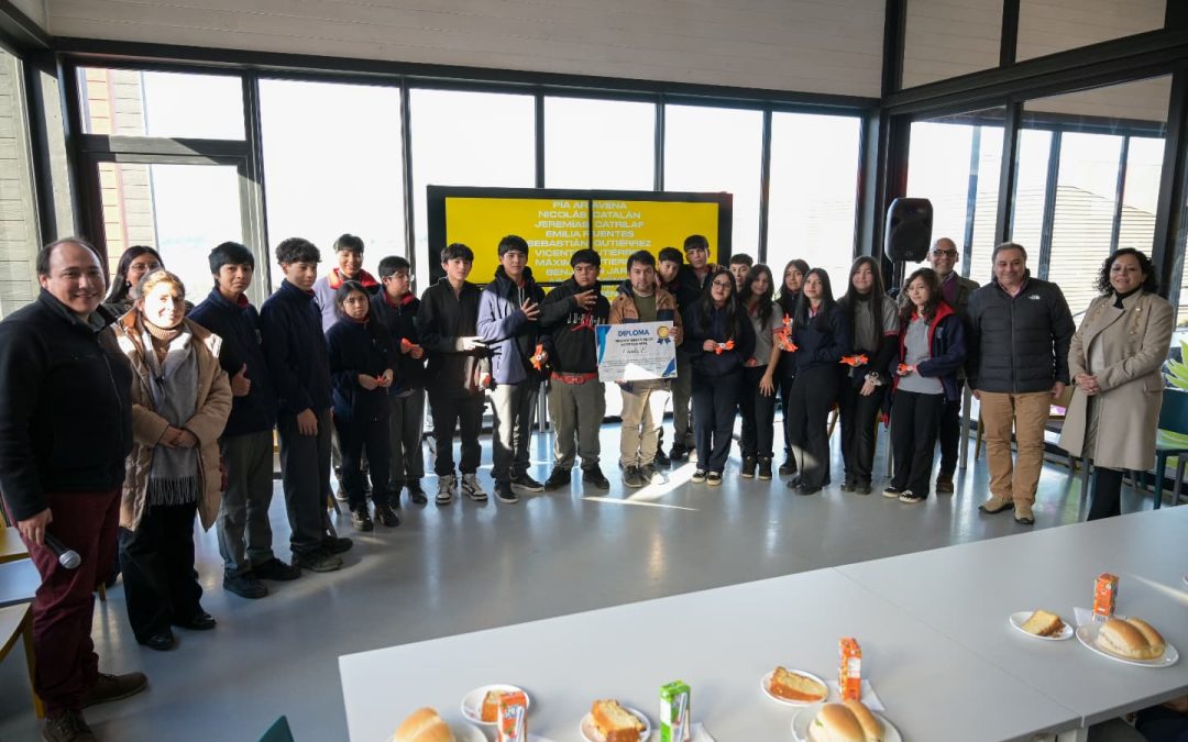 Reconocimiento a la asistencia: 1° Medio E destaca por su compromiso en abril