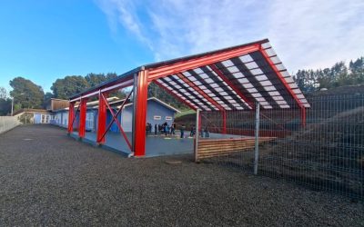 Nuevo patio techado brinda espacio seguro y protegido en el Colegio Básico PHP de Panguipulli
