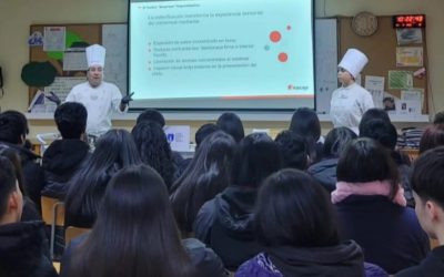 Estudiantes de Gastronomía participaron en charla demostrativa de INACAP Valdivia