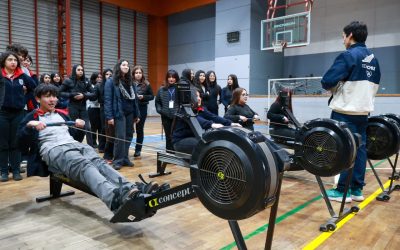 Deportistas del Team Chile compartieron sus historias y experiencias con estudiantes de los Liceos People Help People de Panguipulli y Pullinque