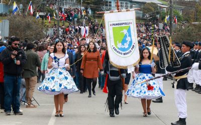 Colegio Básico People Help People participó en el tradicional Desfile de Fiestas Patrias de Panguipulli
